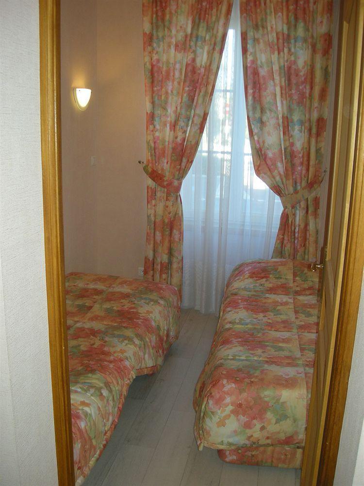 Hotel La Renaissance Cherbourg-en-Cotentin Exterior photo